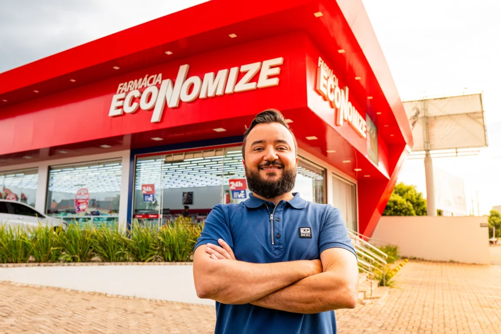 RODOLFO JAQUINHA ENFRENTE A FARMÁCIA ECONOMIZE NA LIONS EM RONDONÓPOLIS-MT